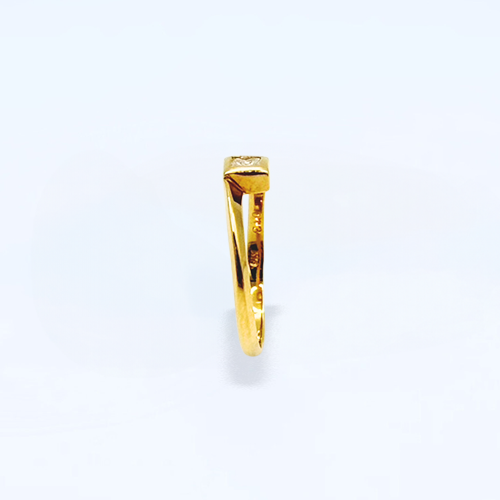 K18 Diamond ring square